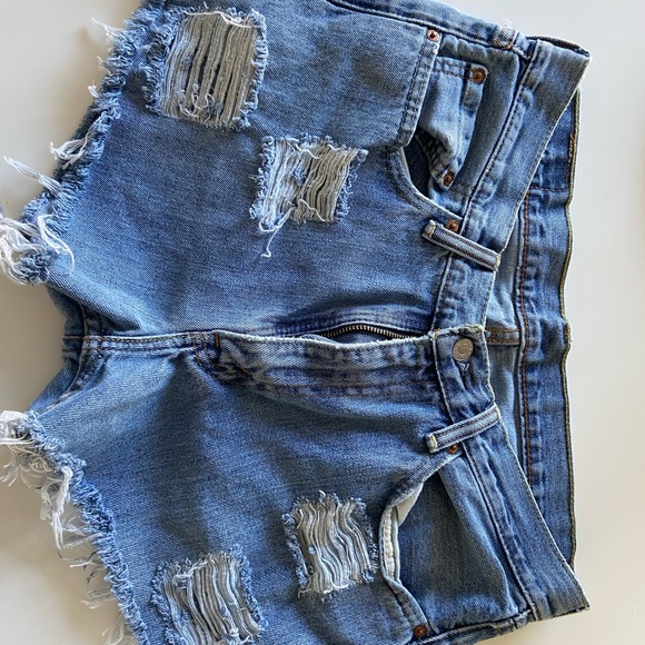 Levi’s denim shorts - Picture 1 of 2